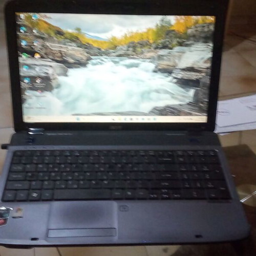 Laptop Acer Aspire 5536 σαν καινούργιο με Windows 11 Home και AMD Athlon
