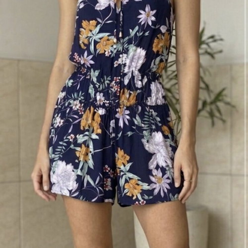 Floral blue romper shorts like new, size S