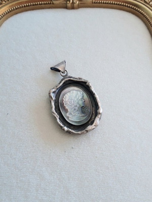 Silver cameo pendant used