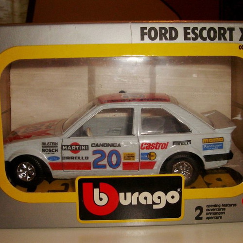 Burago Ford Escort XR3 μοντέλο 80' κλίμακα 1/24 με κουτί