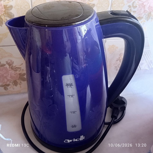 Electric kettle blue like new