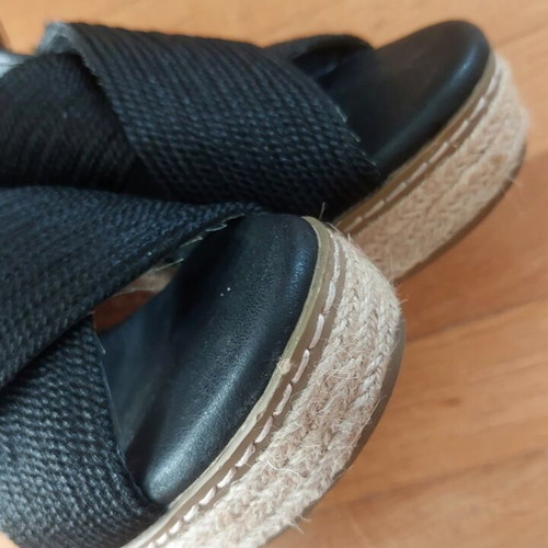 Xti women's black platform sandals size 37 lightly used