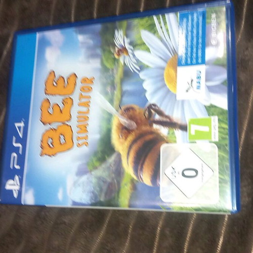 Bee Simulator PS4 game like new