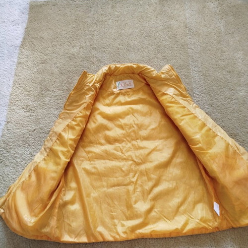 Sleeveless vest used, yellow, size medium