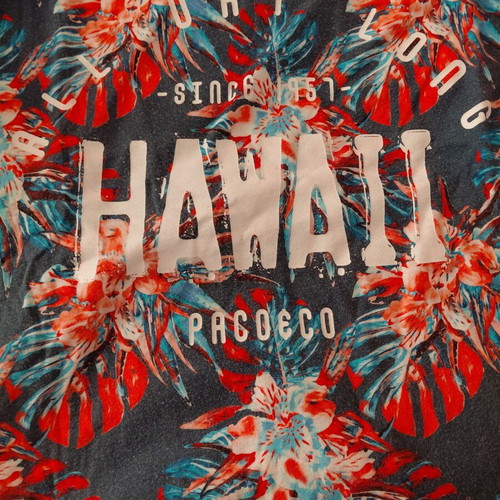 T shirt small men's like new with vibrant colors