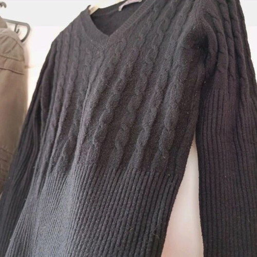 Black V-neck sweater like new, size S/36/8