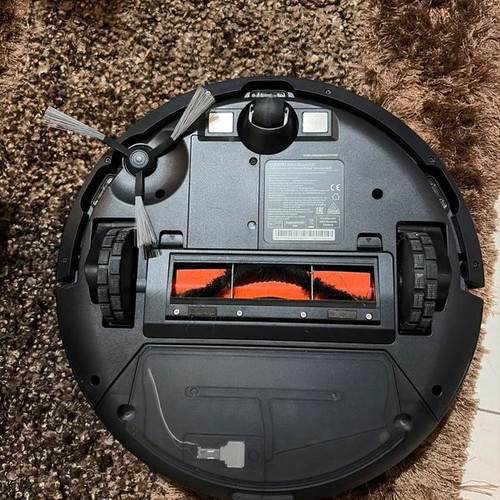 Xiaomi Robot Vacuum S20 like new with charging base and warranty