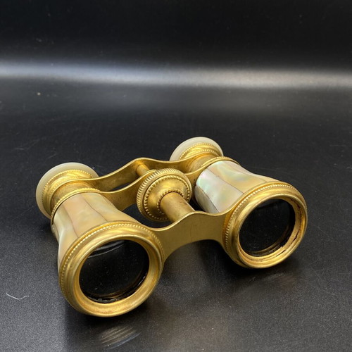 Opera Glasses Belle Époque like new, mother of pearl