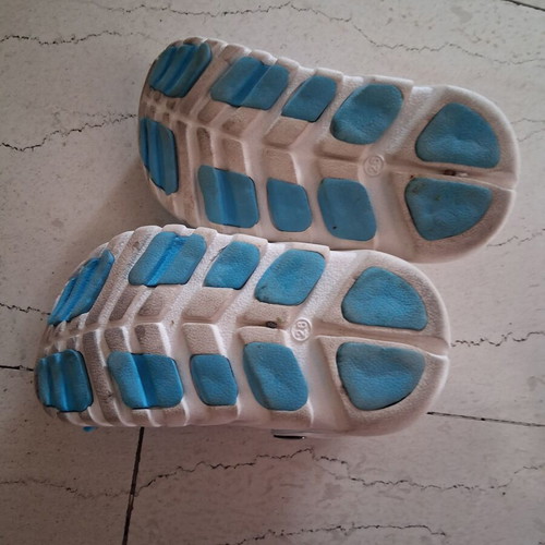 Children's sea slippers size 26 like new, white and blue