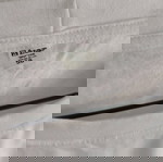  white T-shirt