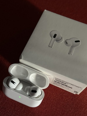 Airpods Pro 1st Gen used with box, right earbud has whistling sound
