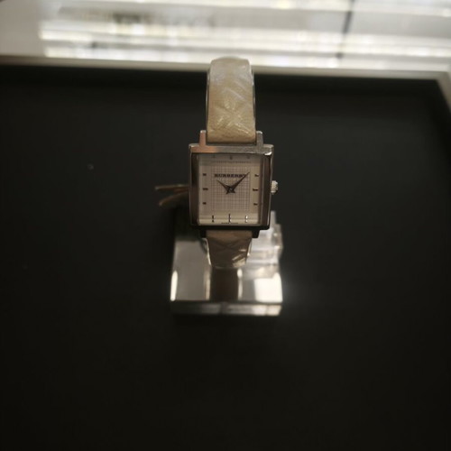 Burberry Classic Watch women’s BUR395929 new, white leather strap