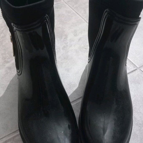 Tommy Hilfiger patent leather galoshes like new, black