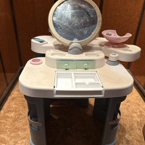 Smoby Children's Beauty Vanity Table used with Mirror and Storage