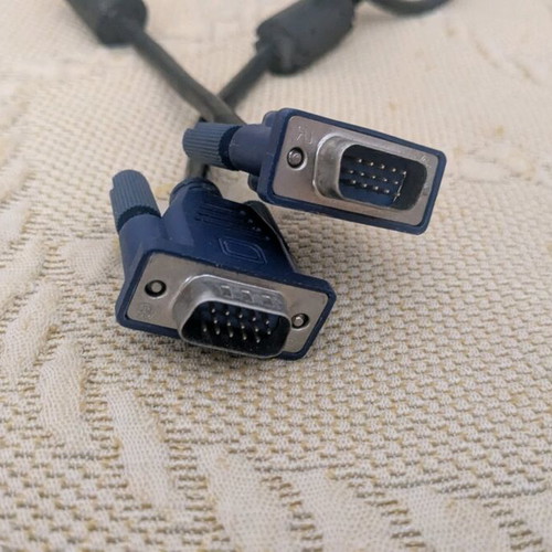 VGA cable used, 1.8 meters with male connectors