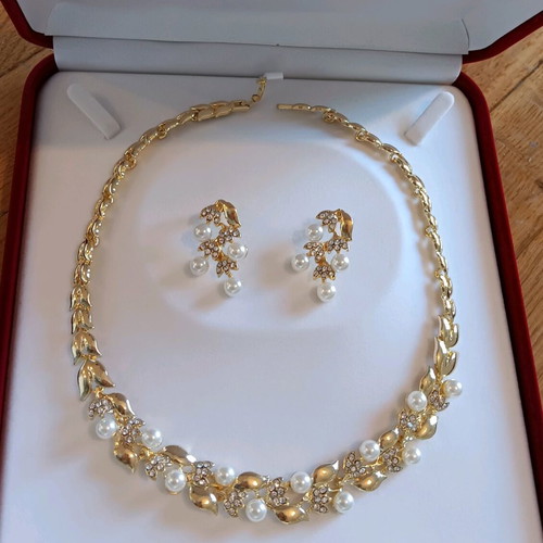 Steel necklace and earrings set new