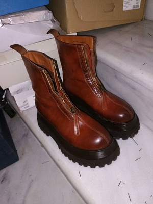 Brown boots size 39 like new