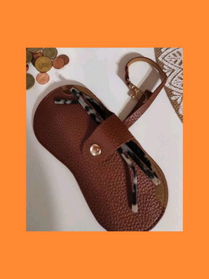 Hanging glasses case like new, brown