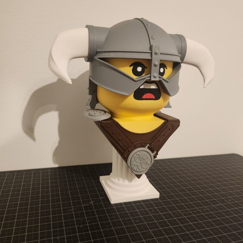 Skyrim figure like new, 18x17x10cm