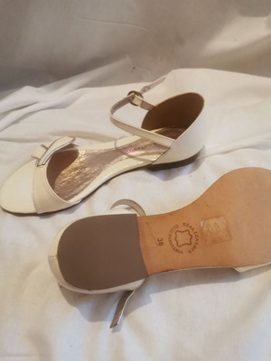 Women's sandals used, size 38, white