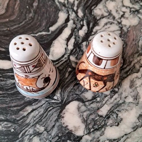 Vintage Roditiko salt and pepper shaker like new, hand-painted