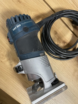 Bosch GKF 600 Pro trimmer used, includes accessories