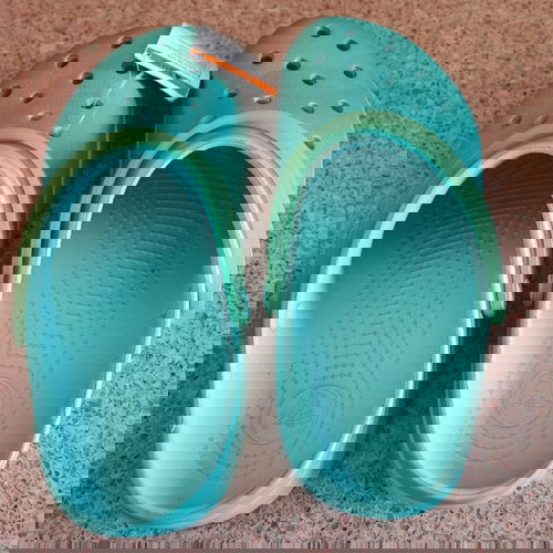 Crocs παντόφλες γαλάζιο ιριδίζον