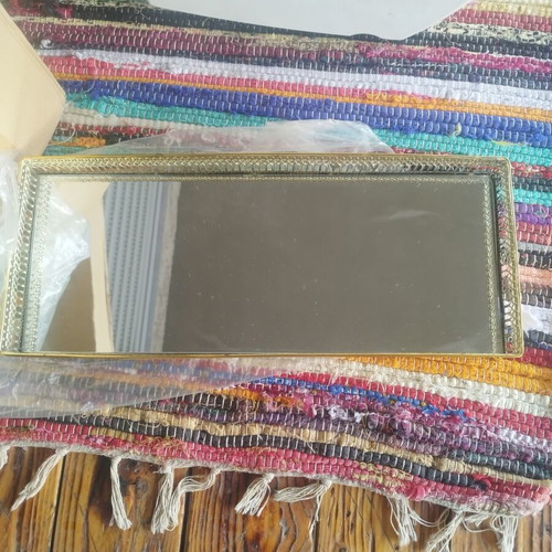 Metal decorative tray with mirror surface like new, gold