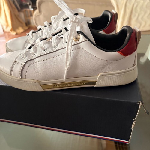 Tommy Hilfiger leather sneakers used, size 38, white
