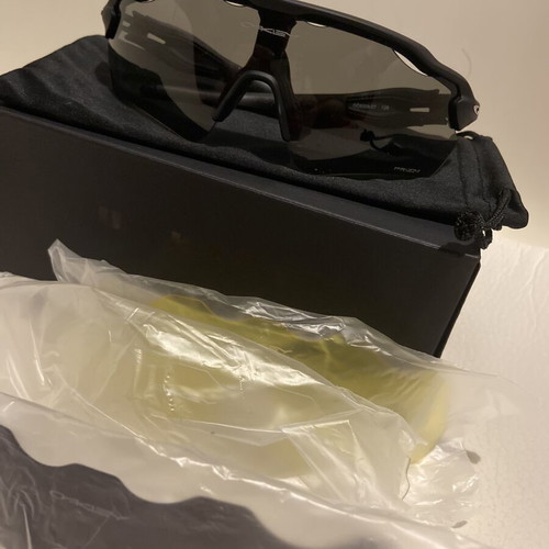 Oakley sunglasses new, black
