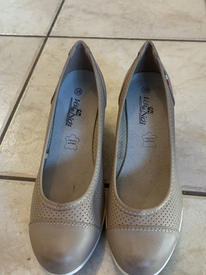 Voi&Noi leather summer shoes, beige, size 38