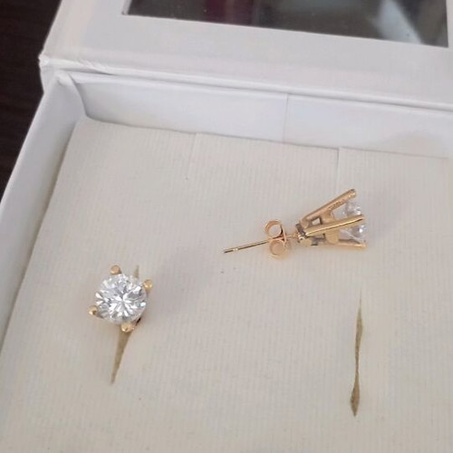 Ring set solitaire type with earrings gold color new
