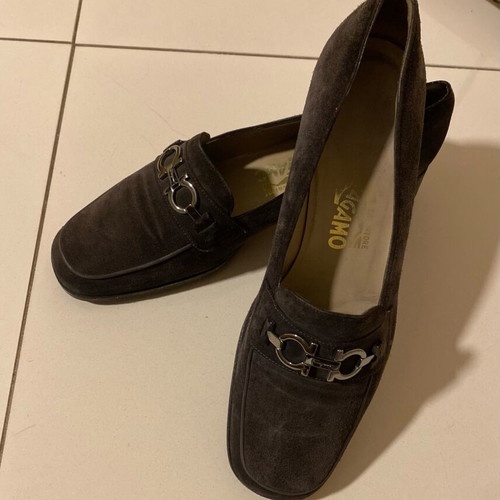 Salvatore Ferragamo gray moccasins like new with silver buckle