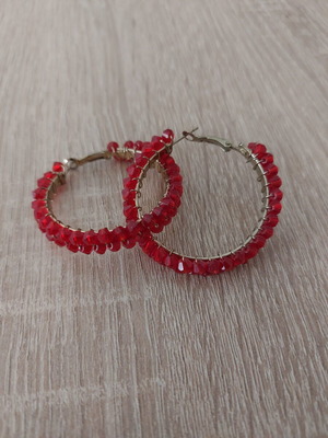 Hoop earrings like new with red beads