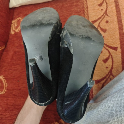 Pumps size 38 black like new