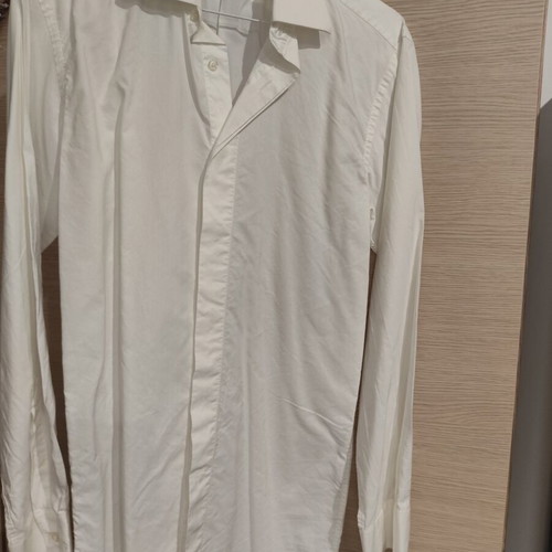 Guy Laroche men's wedding suit like new with two shirts and tie