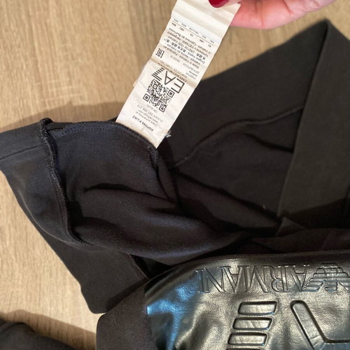 Φούτερ Armani Exchange μεταχειρισμένο, μαύρο, μέγεθος L με κουκούλα