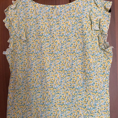 Enzzo Floral Blouse Like New, Short Sleeve, Green and Yellow