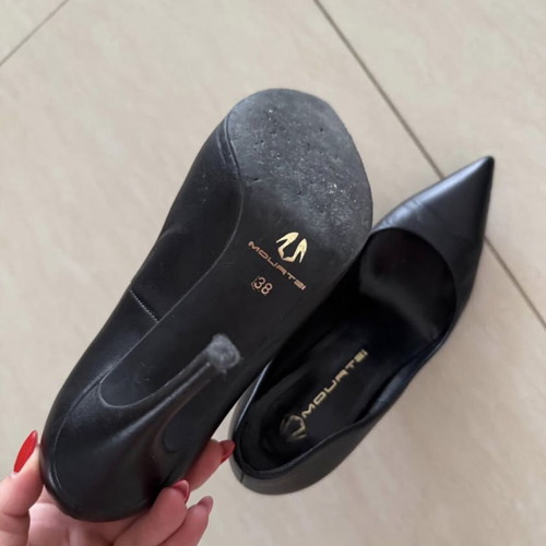 Mourtzi pumps used, size 38, black in good condition