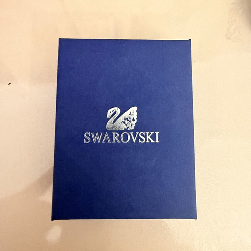 Swarovski jewelry set like new, gold color
