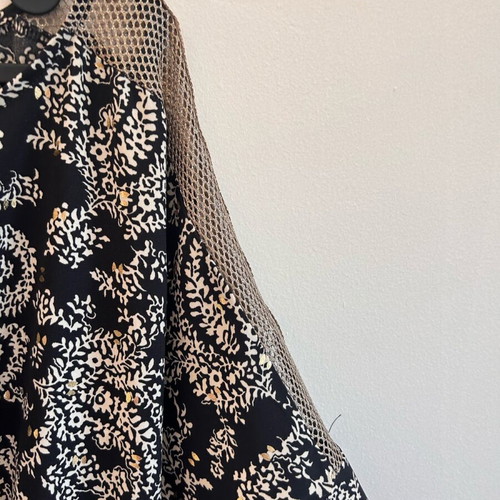 Everyday dress like new, medium size, black with gold details