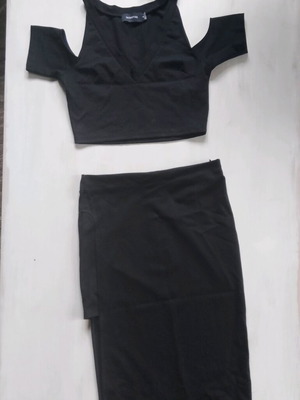 Minkpink set skirt and top medium/large like new, black