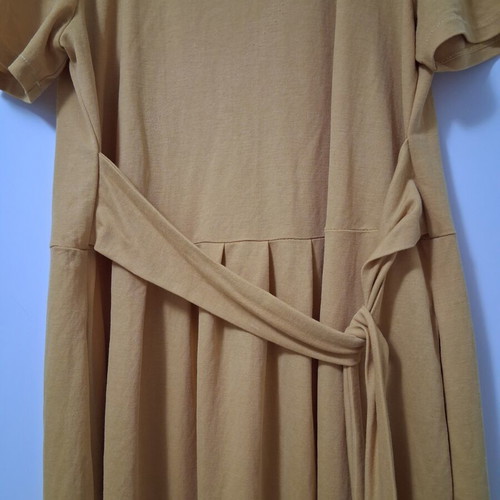 Yellow dress large, like new, minimal style