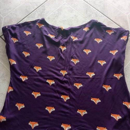 Peacocks purple short-sleeve shirt with fox design like new, size 40/L