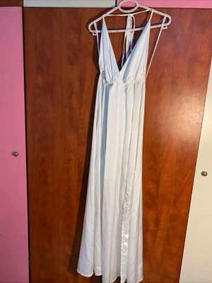 White polymorphic dress new with slit