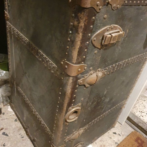 American Style Trunk used, collectible decorative piece