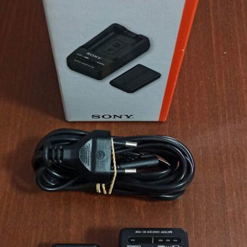 Sony a6000 with Sigma 30mm f/1.4 Contemporary lens like new