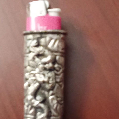 Vintage carved lighter case like new, from 1980