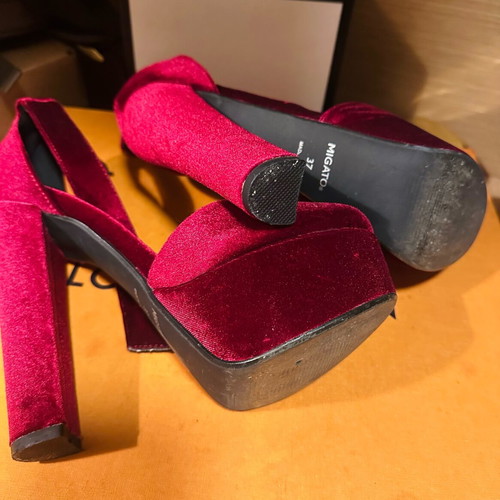 Migato pumps used, size 37, burgundy velvet