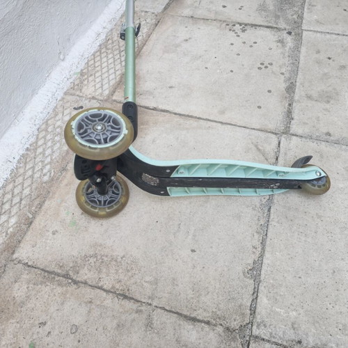 Globber 3-Wheel Scooter used with light-up wheels